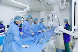 Đau thượng vị ra lưng, người đàn ông 58 tuổi phát hiện phình động mạch chủ