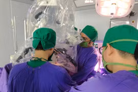 Đau đầu, mất thính lực do u dây thần kinh VIII nằm sát thân não