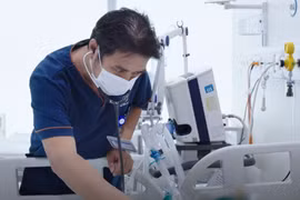 Đột ngột yếu chân khi ngủ, cấp cứu nhồi máu não 'thời gian vàng'