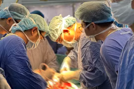 Chủ quan với đái máu, người đàn ông phải cắt toàn bộ bàng quang