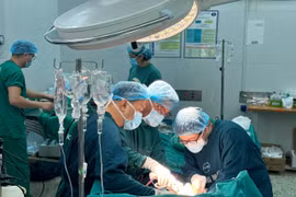 Cụ ông 70 tuổi suýt vỡ ruột thừa vì chủ quan 