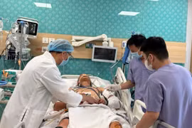 Nam thanh niên bị bó sắt 3 tấn văng trúng, tiên lượng sống chỉ còn 1%