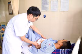 Mổ ung thư thực quản không mở ngực, bảo tồn tối đa chức năng tiêu hóa