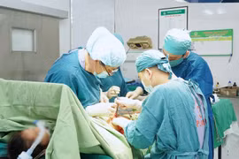 Nguy cơ tai nạn hè: Bé 6 tuổi gãy xương đùi sau ngã xe đạp