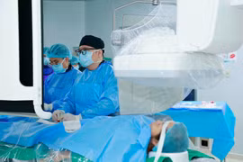 Đau đầu dữ dội, phát hiện túi phình động mạch cảnh nguy hiểm