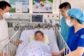 Hơn 10 giờ giành giật sự sống cho bé trai 11 tuổi bị ô tô cán qua người