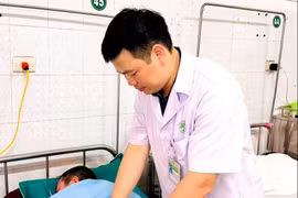 35 tuổi không thể đứng, nằm vì thoát vị đĩa đệm chèn ép thần kinh