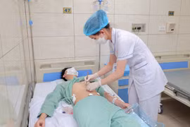 Đau bụng một tuần không đi khám, nam thanh niên nguy kịch do vỡ ruột thừa