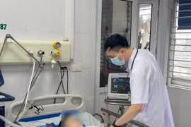Bé trai 6 tuổi nhiễm khuẩn huyết nguy kịch do nốt phỏng nước thủy đậu