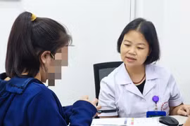 Bệnh não mô cầu gây tử vong trong vài giờ: 5 dấu hiệu không thể chủ quan