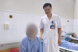 Bỏ qua chỉ định mổ, người phụ nữ phải cấp cứu vì hàng trăm viên sỏi mật