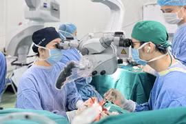 Trả lại nụ cười cho nam thanh niên liệt mặt 7 năm sau phẫu thuật u não