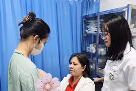 7 năm mang 5 kg khối u ngực, cô gái tìm lại vóc dáng tuổi đôi mươi