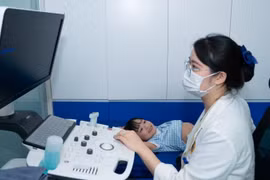 Tưởng con rối loạn tiêu hóa, mẹ bàng hoàng khi con bị lồng ruột