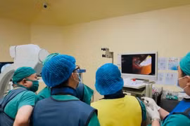 Kỹ thuật đặt stent kim loại giúp bệnh nhân 95 tuổi thoát khỏi tắc mật tái phát