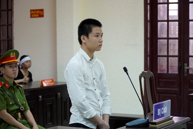 Hoài xin HĐXX cho Hoài một mức án nhẹ để bị cáo có thể trở về làm lại cuộc đời, kiếm tiền bồi thường cho gia đình bị hại (tính đền thời điểm phiên tòa diễn ra, gia đình của Hoài đã bồi thường cho gia đình anh Lan số tiền 60 triệu đồng).