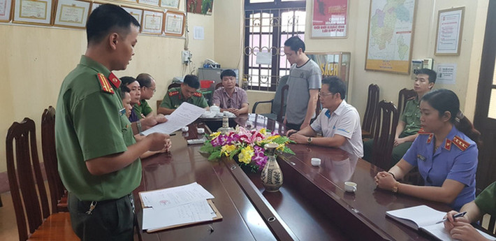 Bị khởi tố với tội danh tương tự là Lê Thị Dung (Phòng Bảo vệ chính trị nội bộ, Công an tỉnh Hà Giang)