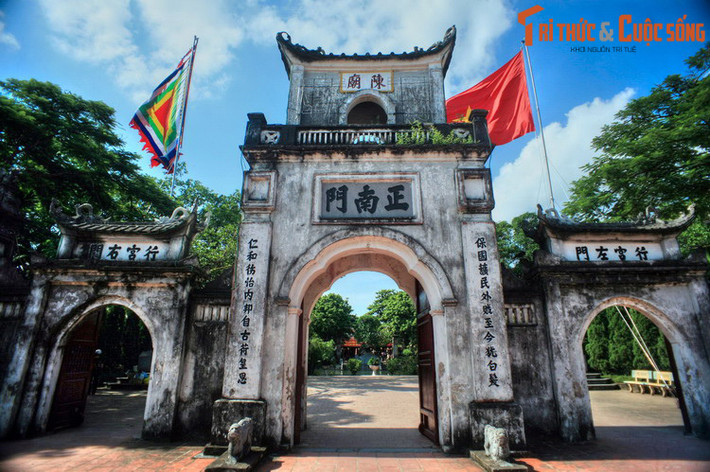 Trước khi tên gọi Nam Định ra đời, vùng đất này đã được gọi bằng nhiều cái tên khác nhau. Vào thời Lý, Nam Định thuộc lộ Hải Thanh và lộ Hoàng Giang. Đến thời Trần, phần lớn đất Nam Định được gọi là phủ Thiên Trường. Ảnh: Đền Trần ở thành phố Nam Định.