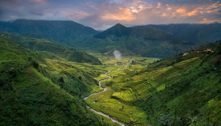 Buổi rạng đông trên thung lũng tươi đẹp. Ảnh: Extra Suriyachat / 500px.com.