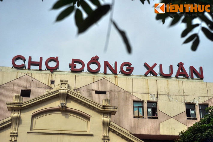 Không chỉ là một trung tâm thương mại, chợ Đồng Xuân còn là một chứng tích lịch sử quan trọng của thủ đô.