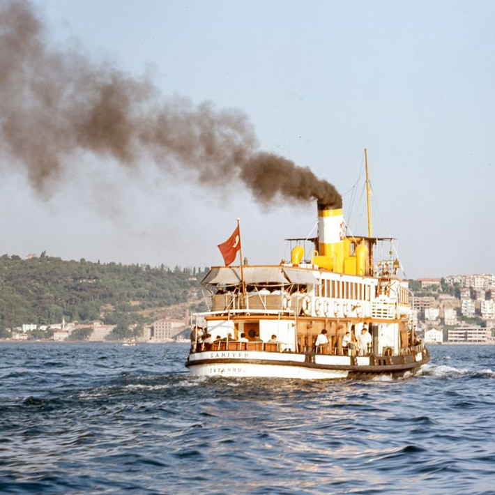 Một chuyến phà ở Istanbul.
