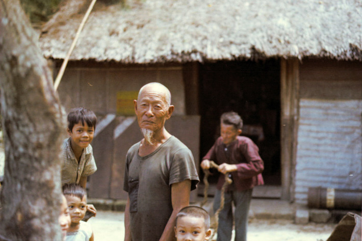 Dân làng ở Vĩnh Hội.