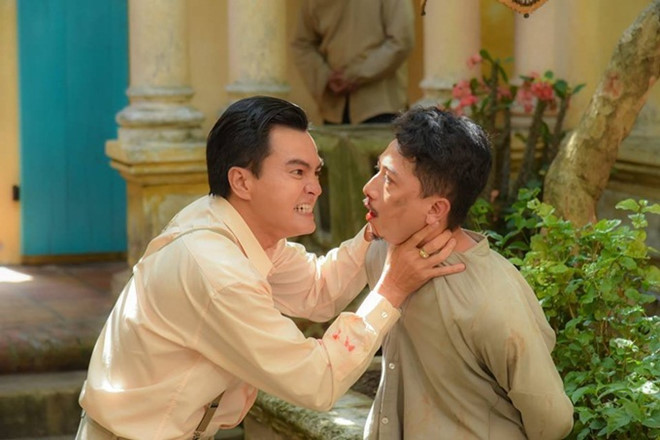 Bạn diễn ăn ý với Nhật Kim Anh là Cao Minh Đạt. Nhiều ý kiến cho rằng diễn xuất chuyên nghiệp của diễn viên sinh năm 1975 đã đẩy cảm xúc cho Nhật Kim Anh nhiều. Trong phim, Cao Minh Đạt vào vai Khải Duy hung dữ nhưng hết lòng yêu thương Bình.