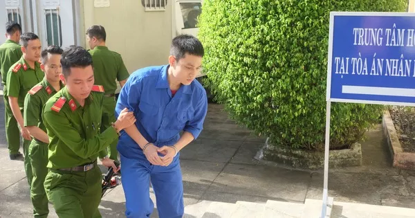 Ở một diễn biến khác, hôm nay 19/7, TAND quận Thanh Khê (TP Đà Nẵng) đã mở phiên tòa xét xử Nguyễn Trương Nam Hải (SN 1995, từng là thiếu úy công tác tại Phòng Cảnh sát PCCC Công an TP Đà Nẵng) về hành vi tạt axit vợ sắp cưới.