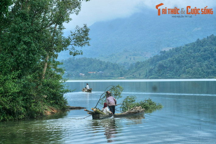 Vào mùa hè không khí nơi đây mát dịu, đem lại cảm giác sảng khoái cho những ai có dịp ghé thăm.