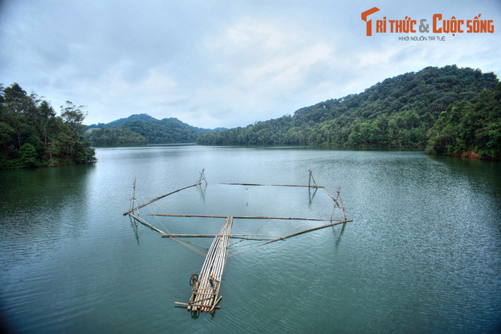 Theo tiếng của dân tộc Thái, tên gọi "Pá Khoang" có nghĩa là "Rừng trúc". Trước kia trúc mọc nhiều vô kể ở khu vực này. Cây trúc rừng Pá Khoang đã từng là mặt hàng chiến lược xuất khẩu sang các nước Đông Âu để sử dụng làm cần câu và gậy trượt tuyết.