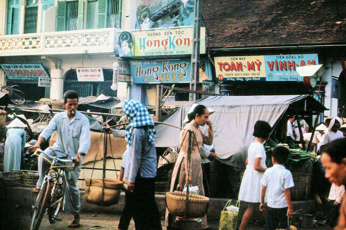 Công trường Hồng Bàng phía trước chợ Bà Chiểu. Ảnh: 11thrru.org.