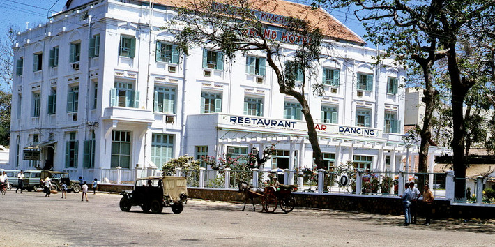 Khách sạn Grand trên đường Nguyễn Du, khách sạn lớn nhất Vũng Tàu trước 1975, nơi cư ngụ của các sĩ quan Mỹ thời chiến tranh Việt Nam. Ảnh: Terry Maher.