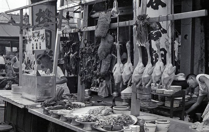 Cửa hàng thịt trên phố Albert. Ảnh: Vintag.