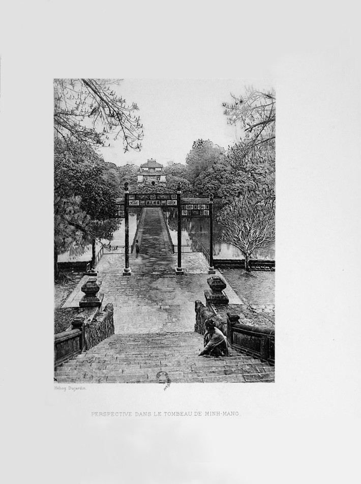 Cảnh trong lăng vua Minh Mạng. Ảnh tư liệu.