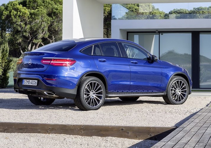 Khi bắt đầu được bán, Mercedes sẽ đưa ra gói tùy chọn đặc biệt Edition 1 với số lượng giới hạn cho GLC Coupe, bổ sung vào ngoại thất những trang bị như mâm 20 inch của AMG, cùng một số chi tiết trang trí AMG Line.