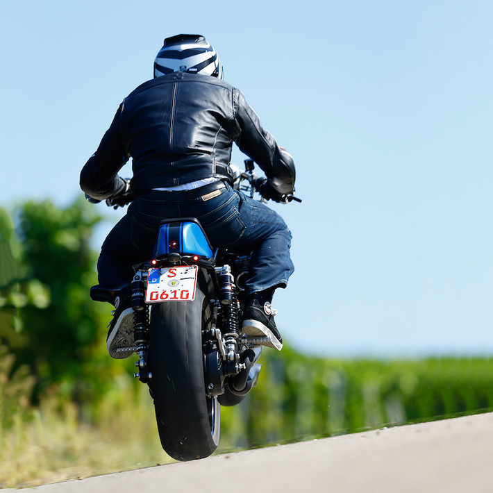 Tạm thời Radical Guzzi đang nhận sản xuất Ristretto với số lượng nhỏ theo đơn đặt hàng của khách. Là một chiếc cafe racer "hàng thửa", Ristretto có giá không rẻ, lên tới 45.000 Euro (tương đương 1,1 tỷ). Mặc dù vậy, hiện xưởng đã giao được 3 chiếc Ristretto tới tay các khách hàng đam mê.