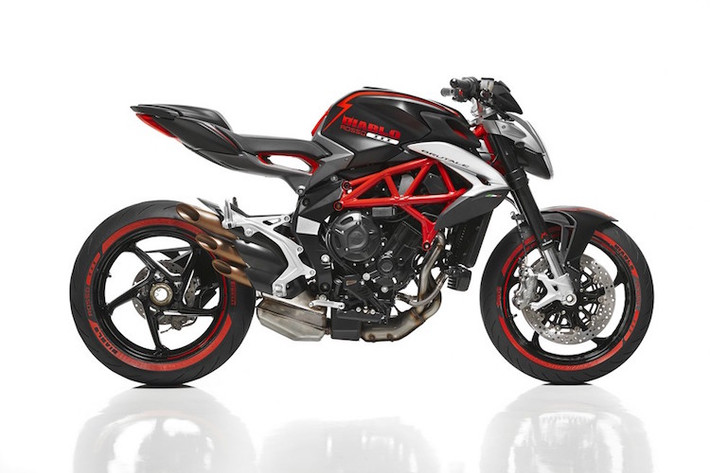 Thuộc dòng naked-bike Brutale mới, Diablo Brutale 800 cũng có các chi tiết như cụm đèn trước thiết kế vuốt nhọn về phía trước, yên xe có khe hở cùng các mảng thân xe đầy "cơ bắp" và hoang dại.