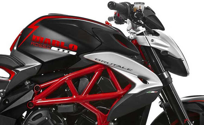 Trên phiên bản này, MV Agusta đã sơn thân xe màu đen mờ cực "ngầu", kèm với bộ khung màu đỏ và tem Diablo Rosso 3 đặc biệt, mô phỏng dòng lốp hiệu năng cao nổi tiếng của Pirelli. Vân lốp hình tia sét cũng đã được trang trí trên bình xăng của chiếc xe.