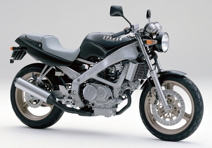 Nếu như ngày nay Honda tung ra một chiếc naked bike với khung nhôm đúc và động cơ V-Twin 250 cc 45 mã lực như VT250 Spada, chắc chắn nó sẽ bán "chạy như tôm tươi". Xét tới việc chiếc CB300F vừa được hãng tung ra vào năm ngoái chỉ có động cơ 1 xi-lanh 30 mã lực và khung thép ống, chúng ta mới có thể thấy rằng Honda đã tạo ra một sản phẩm "siêu việt" tới nhường nào vào năm 1988.