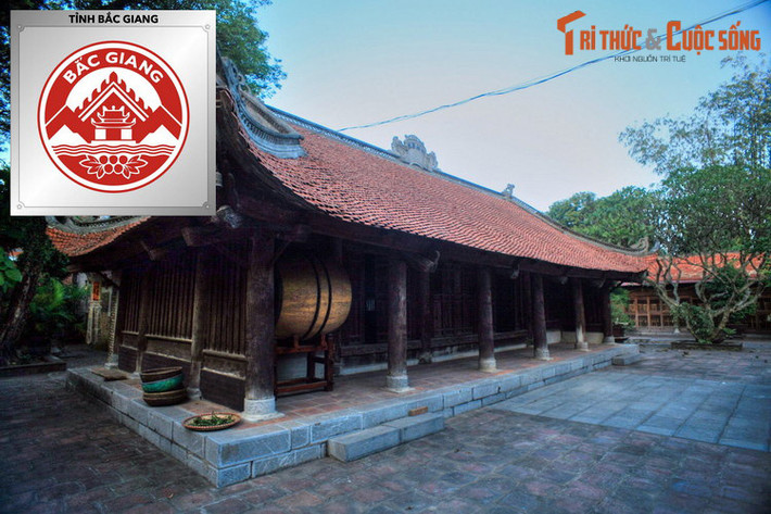 Logo của tỉnh Bắc Giang: Chùa Vĩnh Nghiêm. Ngôi chùa này được khởi lập vào thế kỷ 11, là một trung tâm Phật giáo lớn, nơi phát tích Tam Tổ phái Thiền Trúc Lâm của Phật giáo Việt Nam.