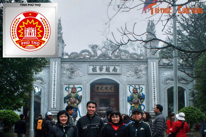 Logo của tỉnh Phú Thọ: Đền Hùng. Khu di tích lịch sử Đền Hùng gồm quần thể đền chùa thờ phụng các Vua Hùng và tôn thất của nhà vua, gắn với ngày Giỗ Tổ Hùng Vương 10 tháng 3 âm lịch, một ngày lễ lớn của dân tộc Việt Nam.