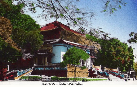 Đền Kỷ niệm trong Thảo Cầm Viên, nay là đền thờ Vua Hùng.