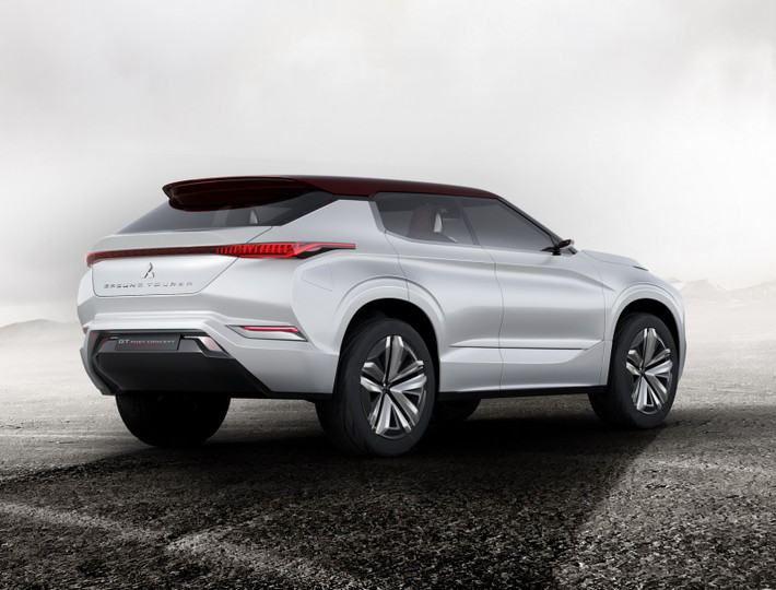 Hiện tại mới chỉ là mẫu xe ý tưởng nhưng theo truyền thống của hãng xe Mitsubishi, GT-PHEV sẽ được chỉnh sửa để thành một mẫu xe sản xuất hàng loạt, trong trường hợp này là Outlander thế hệ mới. Tuy nhiên, phải tới sớm nhất là năm 2018, thế hệ Outlander hoàn toàn mới mới có thể được hãng ra mắt.