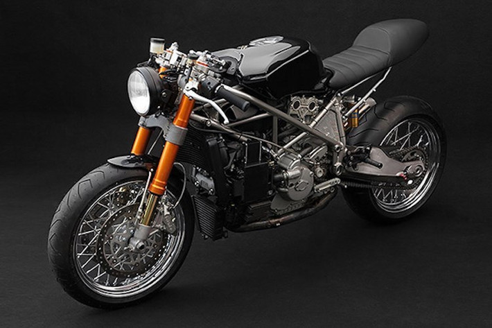Sản xuất trong khoảng từ năm 2003 tới 2006, so với những chiếc superbike khác của Ducati như 998, 1099 hay 1199, siêu môtô Ducati 999S không tạo được sức cuốn hút bằng do bị đánh giá là có kiểu dáng xấu. Tuy nhiên với khả năng vận hành vượt trội và giá xe cũ ở mức khá "dễ chịu", ngày nay chiếc xe đã được những người thích chạy xe trong trường đua hoặc độ xe ưa chuộng.