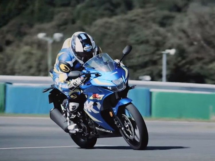 Theo hãng xe Suzuki, GSX-R125 sẽ được hãng bán chính thức vào mùa hè năm 2017 với 3 màu là xanh, đen và trắng. Các đối thủ mà chiếc xe hướng tới là Yamaha R125 và Aprilia RS125