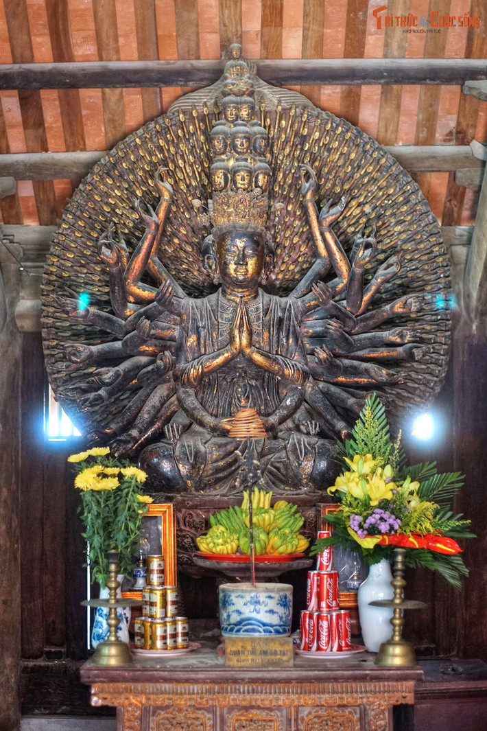 2. Tọa lạc ở xã Đình Tổ, huyện Thuận Thành, tỉnh Bắc Ninh, chùa Bút Tháp là nơi lưu giữ bức tượng Quan Âm Bồ Tát thiên thủ thiên nhãn được đánh giá là tinh xảo bậc nhất Việt Nam. Bức tượng này do nhà điêu khắc Trương Thọ Nam tạc năm 1656.