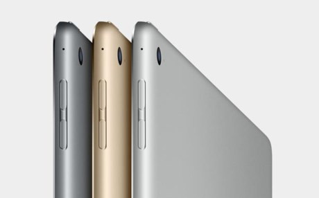 7. Camera chưa được đầu tư đúng mức: Là mẫu tablet cao cấp nhất của Apple hiện nay, tuy nhiên iPad sở hữu camera không mấy ấn tượng so với các dòng máy tính bảng khác từ “Quả táo”. So với iPad mini 4 cùng ra mắt, hai thiết bị tương đương nhau với độ phân giải máy ảnh chính 8 “chấm” và camera trước 1,2 megapixel, hỗ trợ Facetime HD. Với màn hình lớn 12,9 inch, những bức ảnh selfie 1,2 “chấm” là quá khiêm tốn.