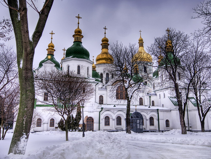 Nằm tại trung tâm thủ đô Kiev của Ukraine, nhà thờ Chính toà Thánh St Sophia được mệnh danh là một trong những nhà thờ cổ tráng lệ nhất thế giới.