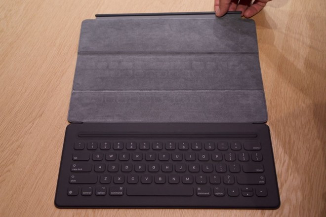 Cận cảnh toàn bộ phần bàn phím dành cho iPad Pro.