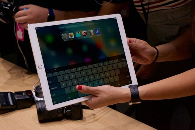 Trên thực tế tại sự kiện vừa kết thúc, Apple dành thời gian để giới thiệu sản phẩm máy tính bảng iPad Pro và Apple TV nhiều hơn cả bộ đôi iPhone mới. Điều này cho thấy, hãng đặt kỳ vọng lớn vào sản phẩm này.